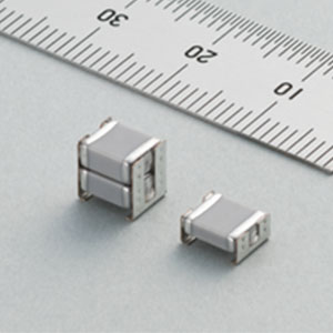 帶底座且雙層的村田貼片電容是啥？